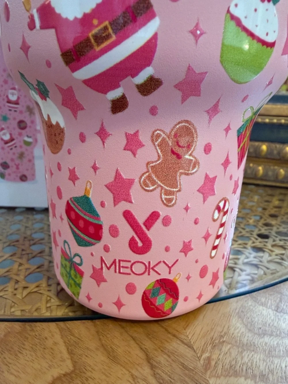 meoky pink travel